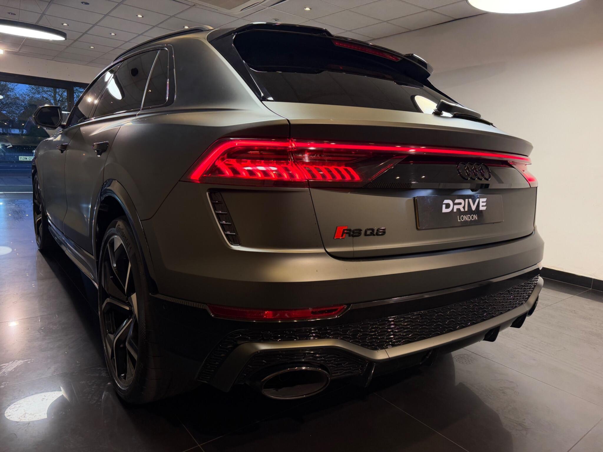 Audi RSQ8